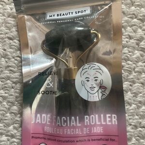 My Beauty Spot Relieve and Soothe Jade Facial Roller